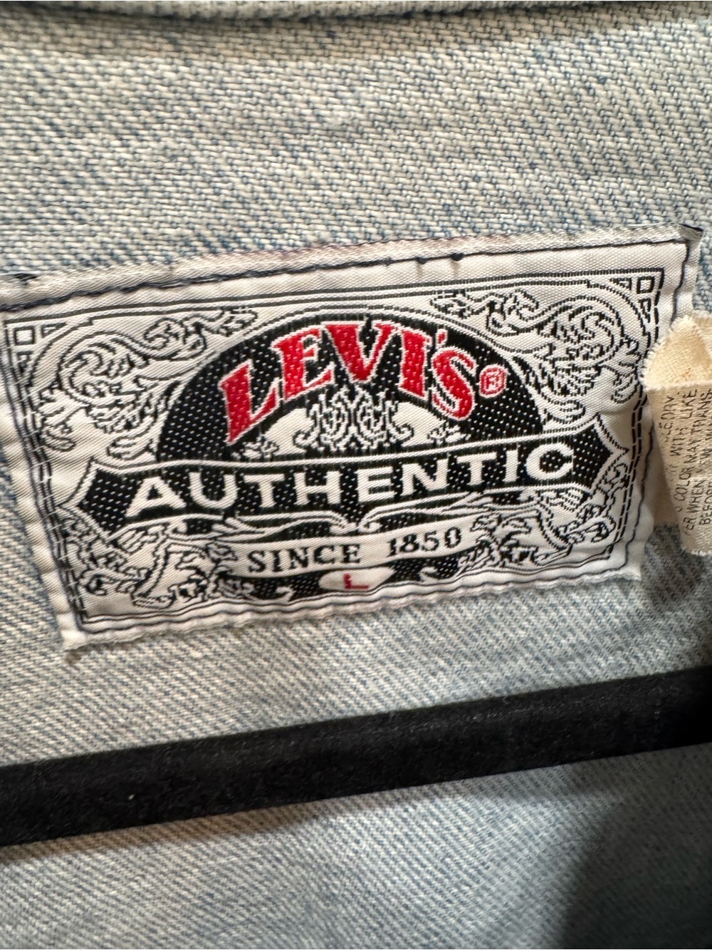 Levis Mens L Authentic Blue Denim Trucker Jean Jacket Faded Red Tag Short Y2K - Picture 11 of 15